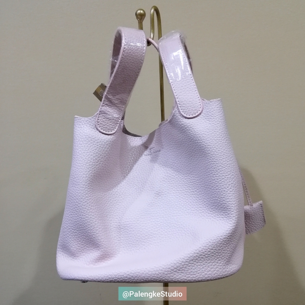 Becca Becca Handbag